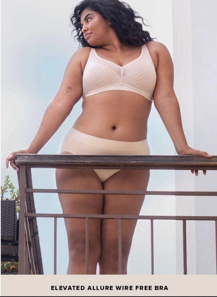 Wire-free bra and matching bottoms